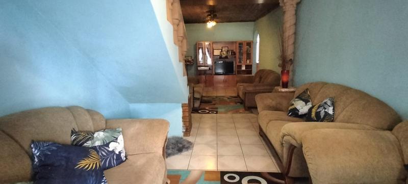 4 Bedroom Property for Sale in Caneside KwaZulu-Natal