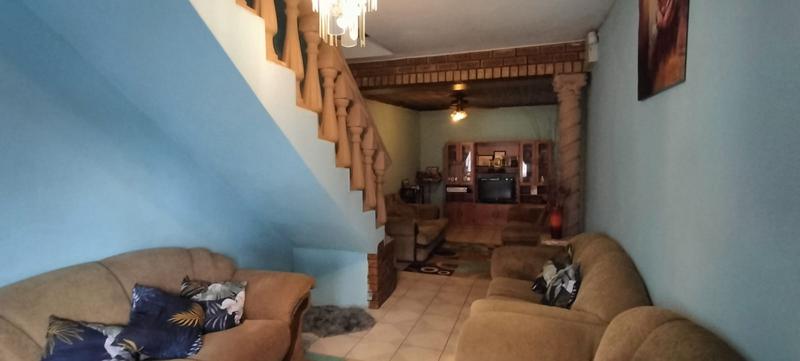 4 Bedroom Property for Sale in Caneside KwaZulu-Natal