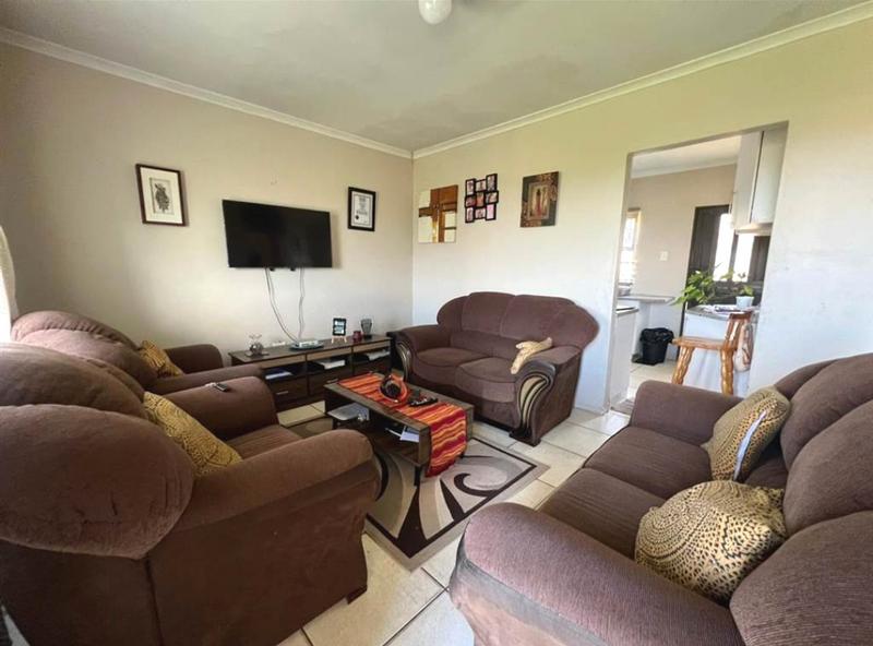 2 Bedroom Property for Sale in Ntuzuma KwaZulu-Natal