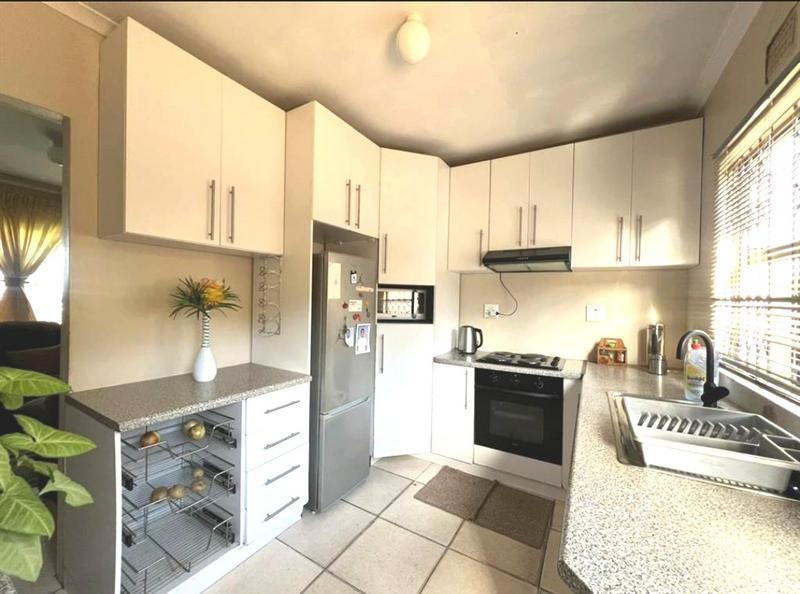 2 Bedroom Property for Sale in Ntuzuma KwaZulu-Natal