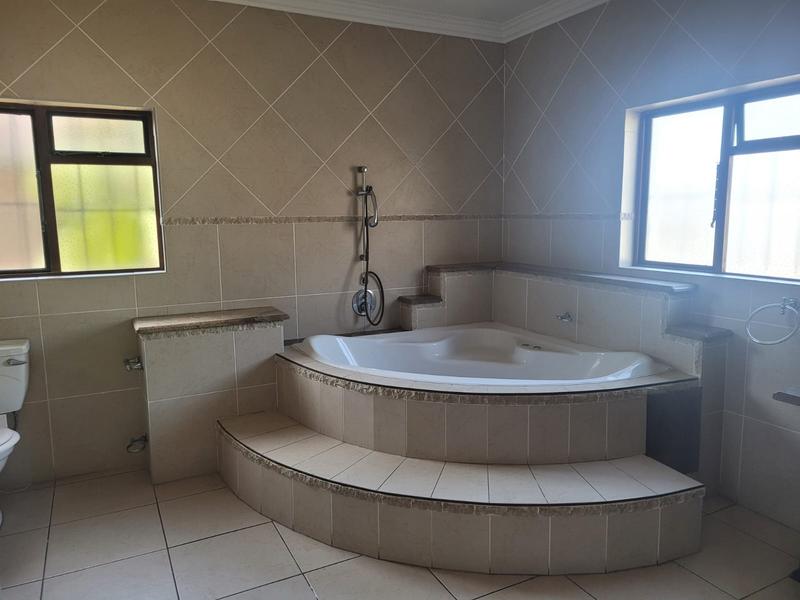 4 Bedroom Property for Sale in Manaba Beach KwaZulu-Natal