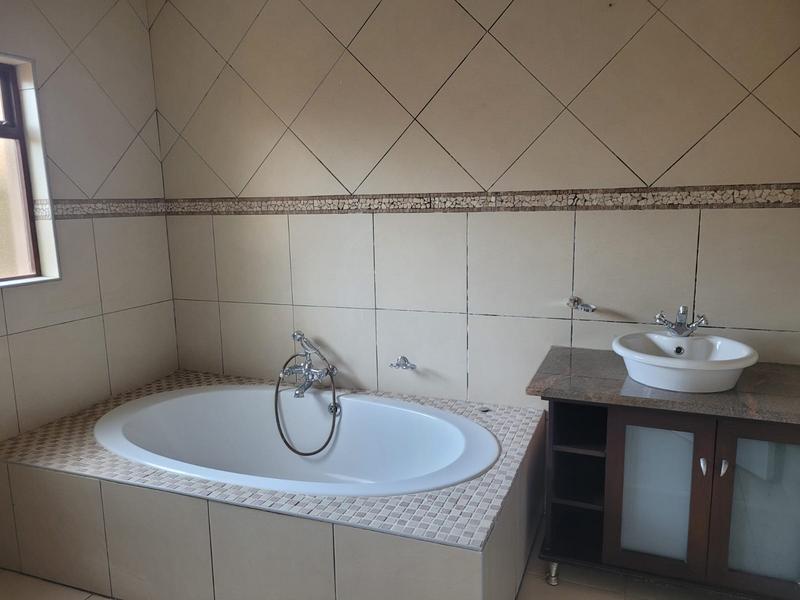 4 Bedroom Property for Sale in Manaba Beach KwaZulu-Natal