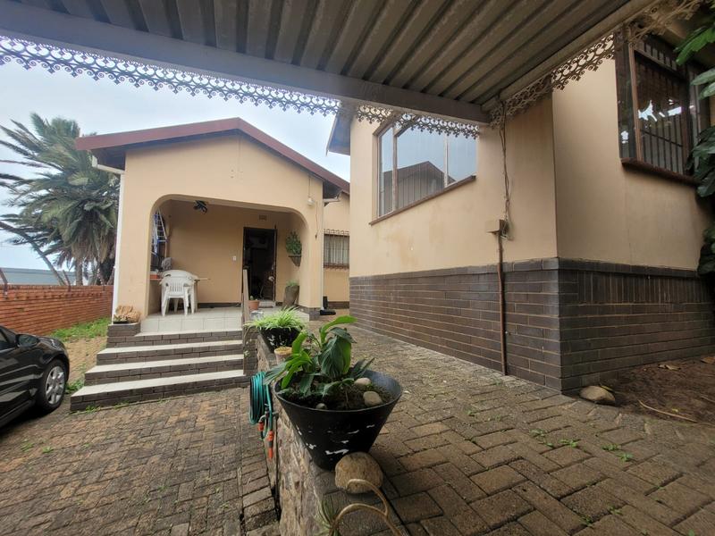 4 Bedroom Property for Sale in Manaba Beach KwaZulu-Natal