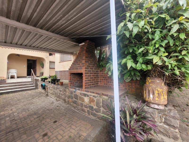 4 Bedroom Property for Sale in Manaba Beach KwaZulu-Natal