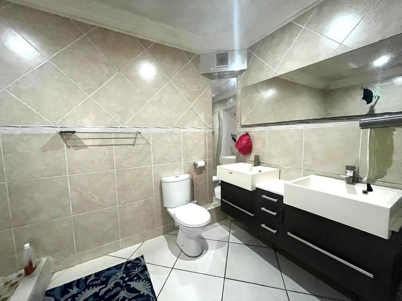 2 Bedroom Property for Sale in Margate Beach KwaZulu-Natal