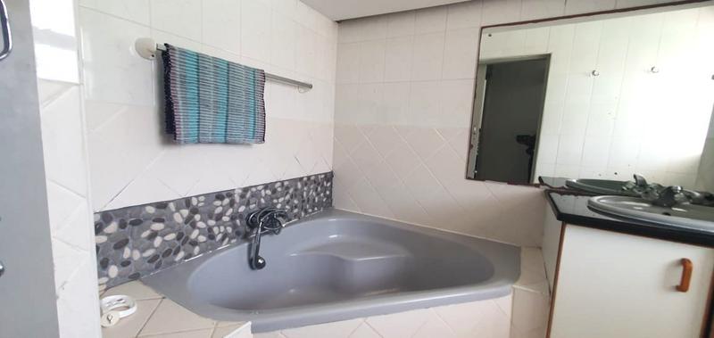 2 Bedroom Property for Sale in Manaba Beach KwaZulu-Natal