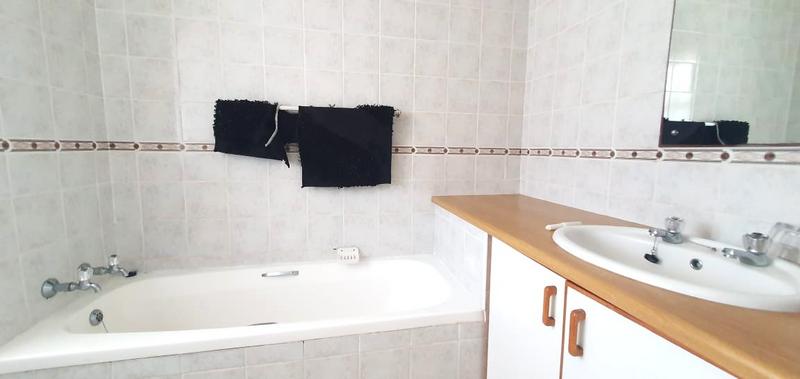 2 Bedroom Property for Sale in Manaba Beach KwaZulu-Natal