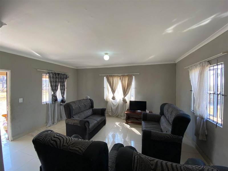 To Let 3 Bedroom Property for Rent in Newlands West KwaZulu-Natal