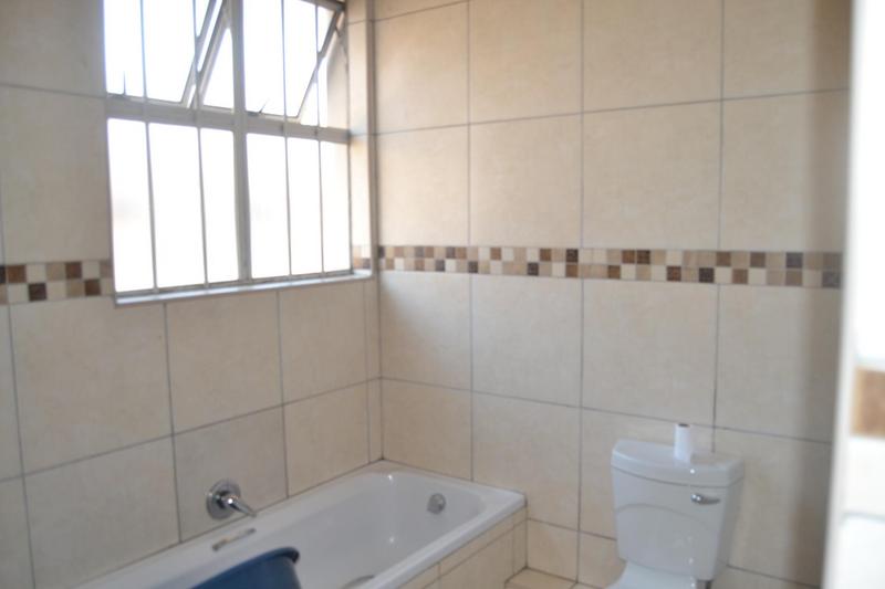 4 Bedroom Property for Sale in Montclair KwaZulu-Natal