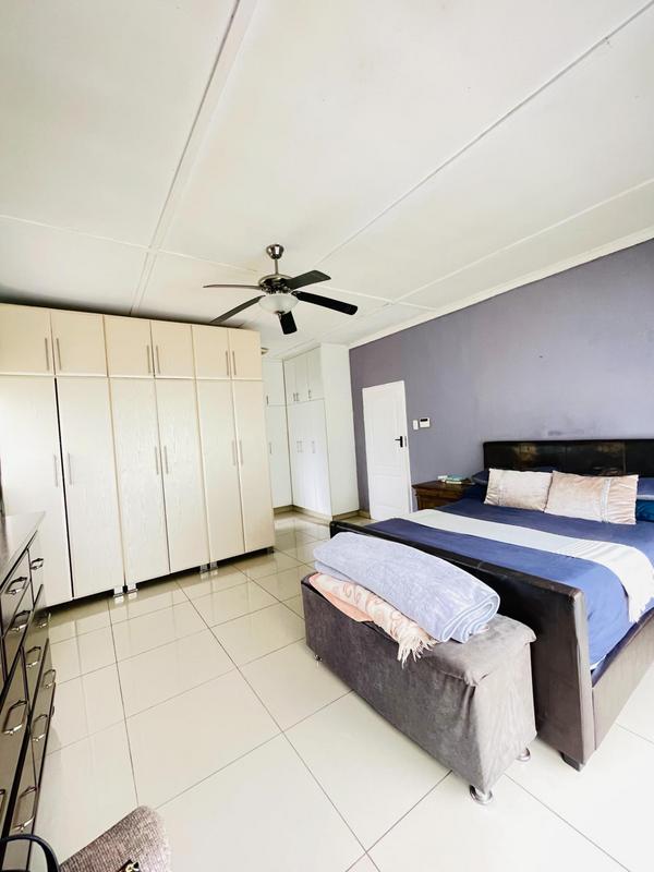4 Bedroom Property for Sale in Yellowwood Park KwaZulu-Natal