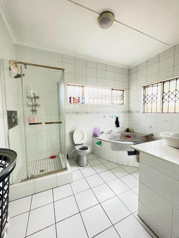 4 Bedroom Property for Sale in Yellowwood Park KwaZulu-Natal