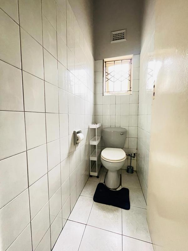 4 Bedroom Property for Sale in Yellowwood Park KwaZulu-Natal
