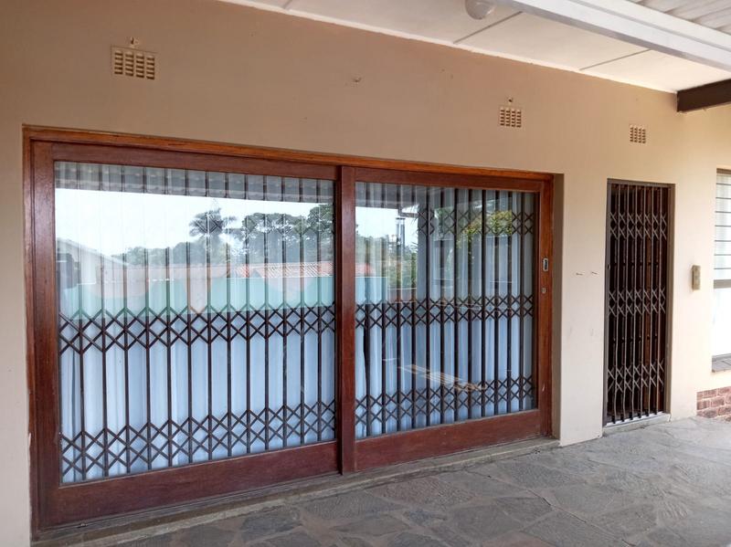 5 Bedroom Property for Sale in Scottburgh South KwaZulu-Natal