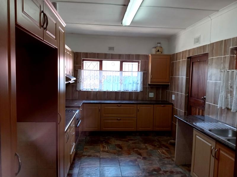 5 Bedroom Property for Sale in Scottburgh South KwaZulu-Natal