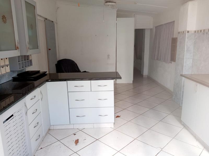 5 Bedroom Property for Sale in Scottburgh South KwaZulu-Natal