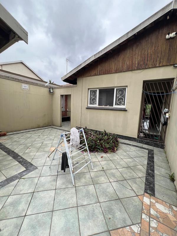 5 Bedroom Property for Sale in Berea West KwaZulu-Natal