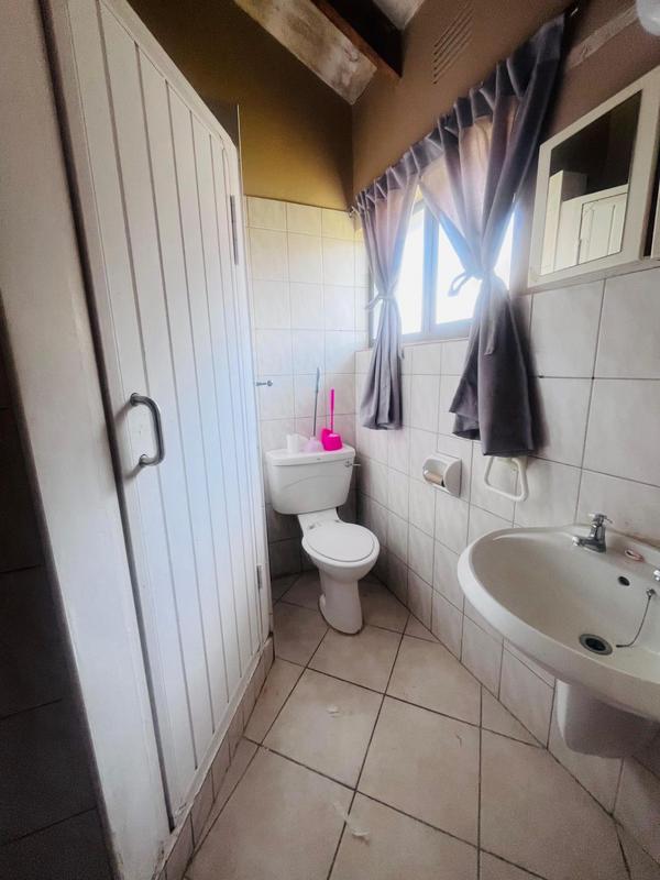 To Let 1 Bedroom Property for Rent in Margate KwaZulu-Natal