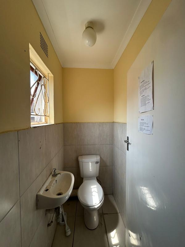 To Let commercial Property for Rent in Port Shepstone KwaZulu-Natal