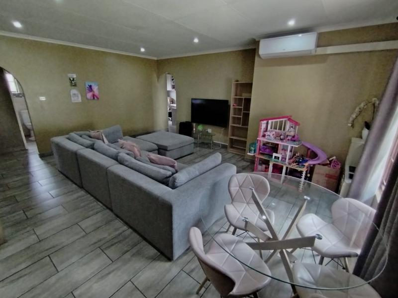 3 Bedroom Property for Sale in Sunningdale KwaZulu-Natal