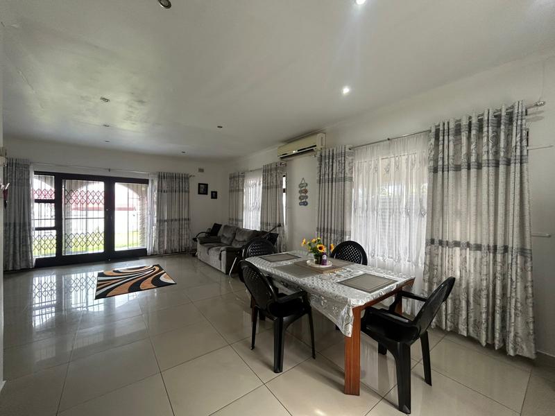 4 Bedroom Property for Sale in Uvongo KwaZulu-Natal