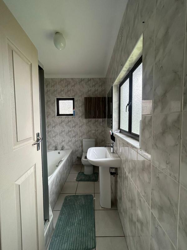 4 Bedroom Property for Sale in Uvongo KwaZulu-Natal