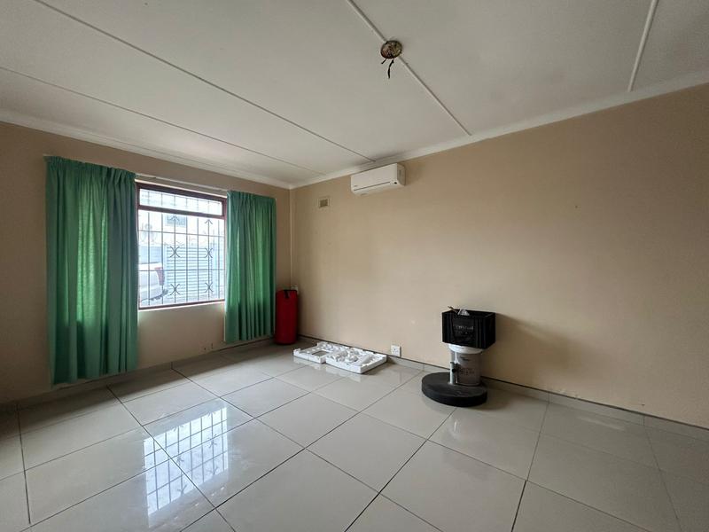 4 Bedroom Property for Sale in Uvongo KwaZulu-Natal