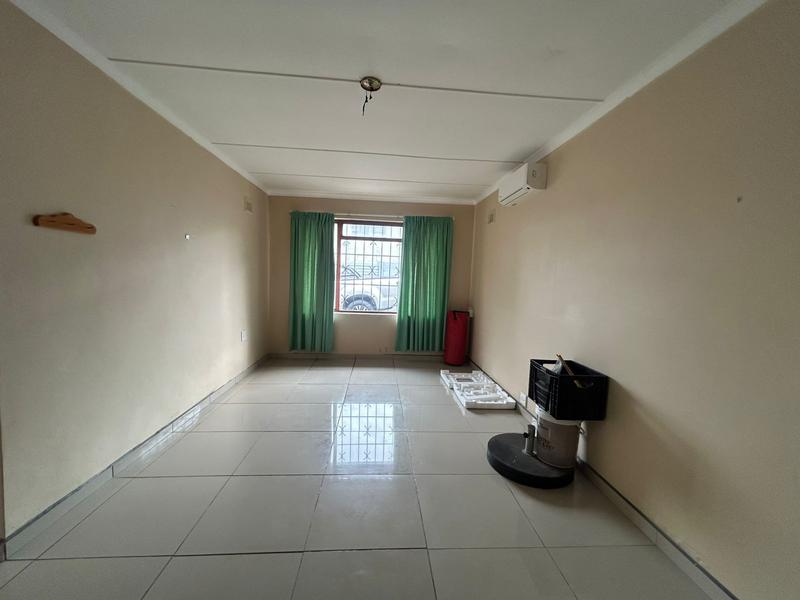 4 Bedroom Property for Sale in Uvongo KwaZulu-Natal