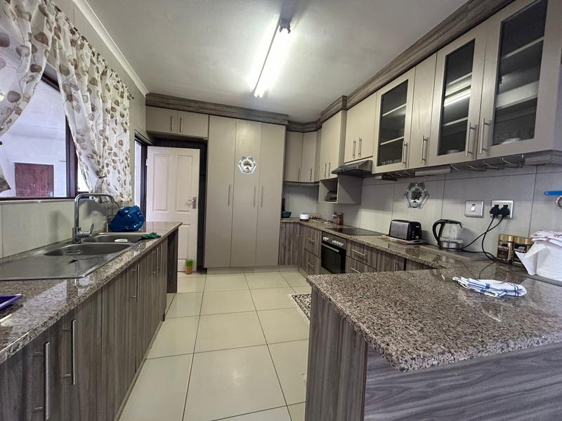 4 Bedroom Property for Sale in Uvongo KwaZulu-Natal