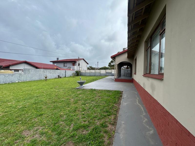 4 Bedroom Property for Sale in Uvongo KwaZulu-Natal