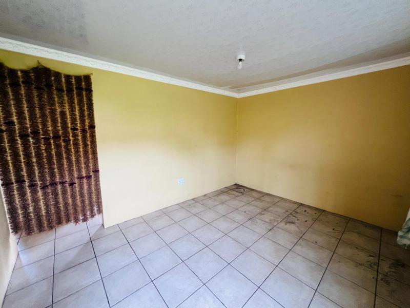 2 Bedroom Property for Sale in Umlazi U KwaZulu-Natal