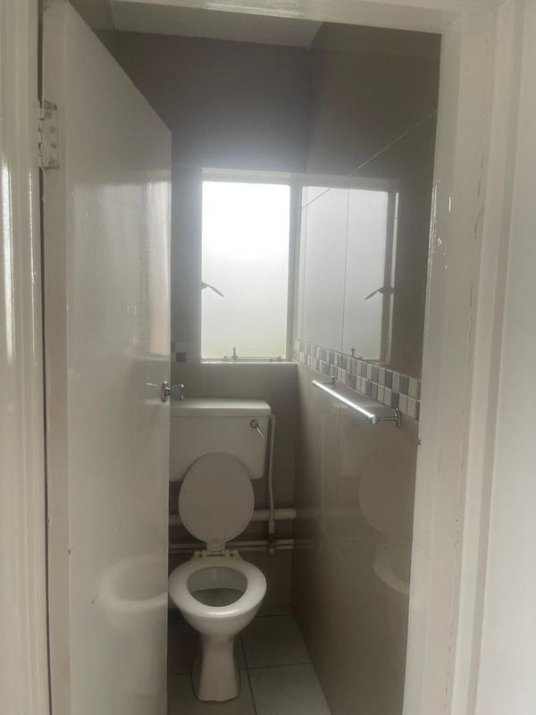 To Let 2 Bedroom Property for Rent in Pinetown KwaZulu-Natal