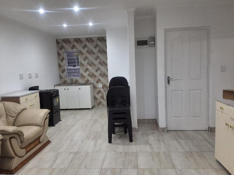 To Let 2 Bedroom Property for Rent in Malvern KwaZulu-Natal