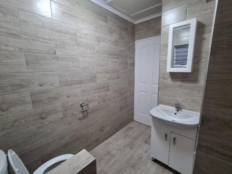 To Let 2 Bedroom Property for Rent in Malvern KwaZulu-Natal