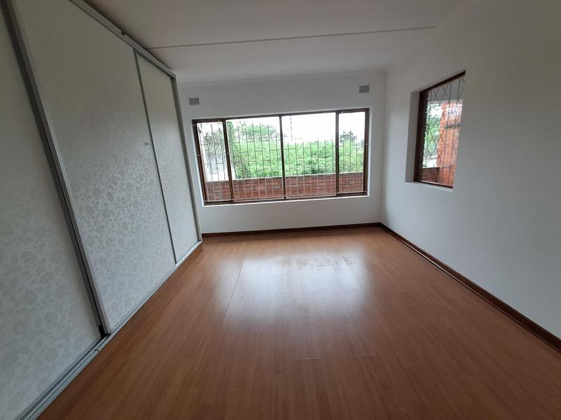 2 Bedroom Property for Sale in Waterways KwaZulu-Natal