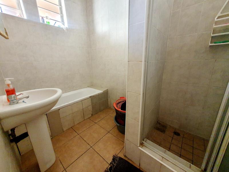 2 Bedroom Property for Sale in Umkomaas KwaZulu-Natal