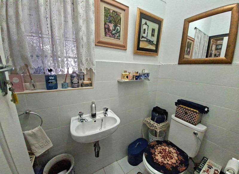 4 Bedroom Property for Sale in Glenwood KwaZulu-Natal