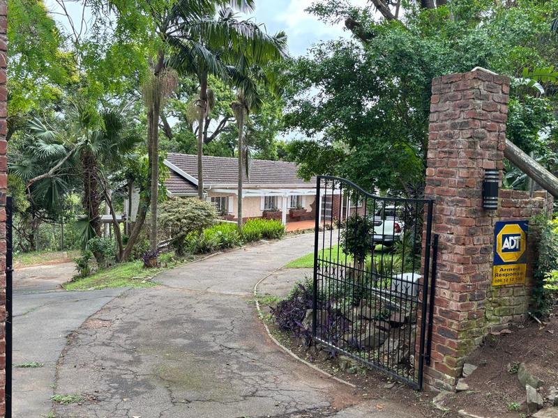 7 Bedroom Property for Sale in Rouken Glen KwaZulu-Natal