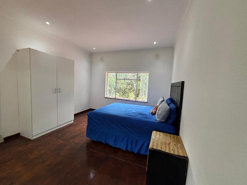 7 Bedroom Property for Sale in Rouken Glen KwaZulu-Natal