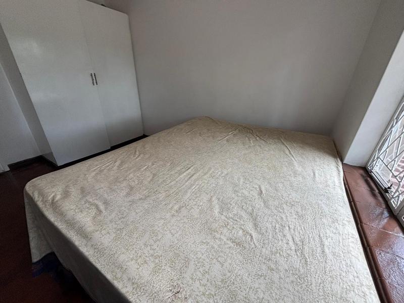 7 Bedroom Property for Sale in Rouken Glen KwaZulu-Natal