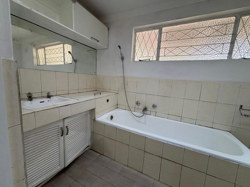 7 Bedroom Property for Sale in Rouken Glen KwaZulu-Natal