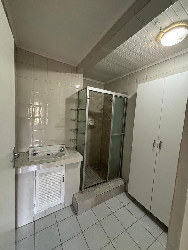 7 Bedroom Property for Sale in Rouken Glen KwaZulu-Natal
