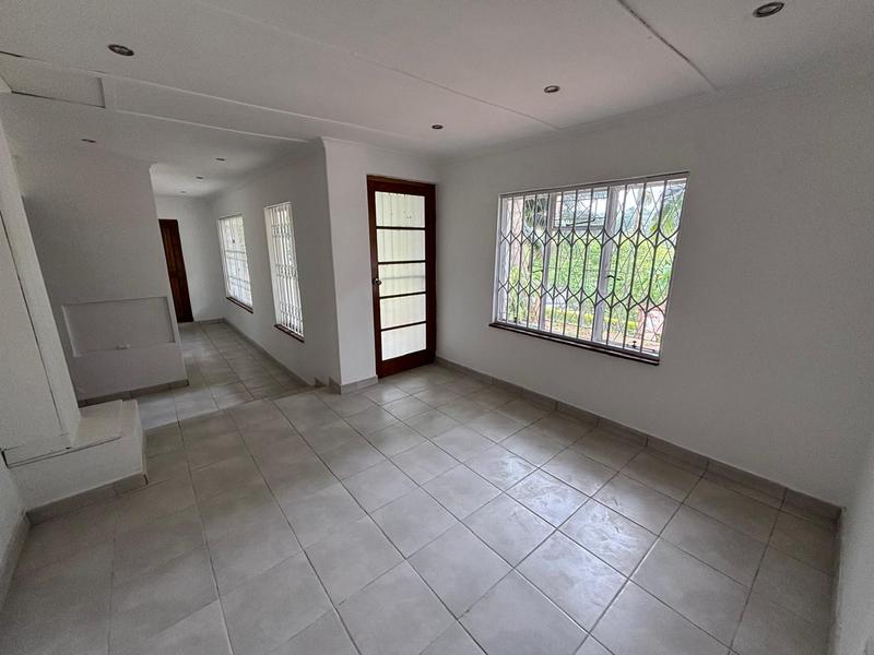 7 Bedroom Property for Sale in Rouken Glen KwaZulu-Natal