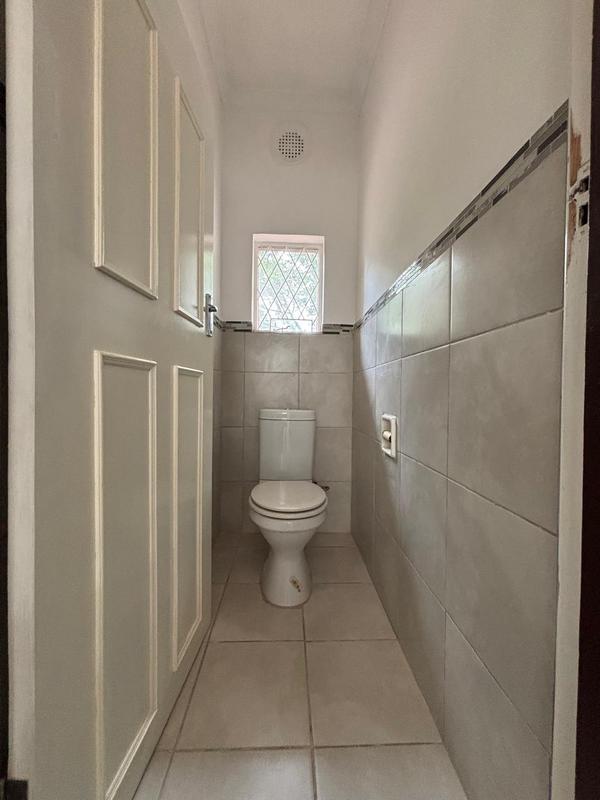 7 Bedroom Property for Sale in Rouken Glen KwaZulu-Natal