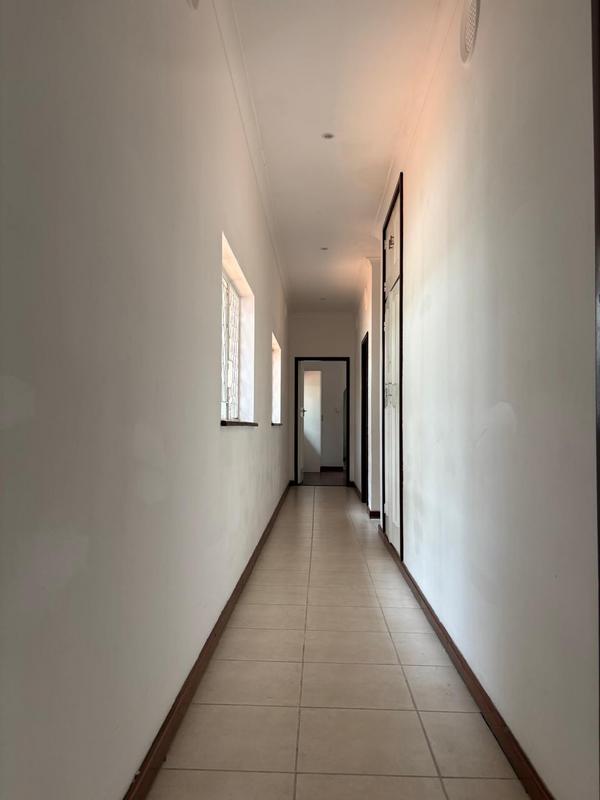 7 Bedroom Property for Sale in Rouken Glen KwaZulu-Natal