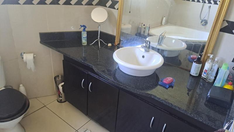 5 Bedroom Property for Sale in Morningside KwaZulu-Natal