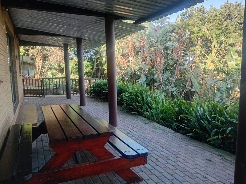 To Let 2 Bedroom Property for Rent in Umtentweni KwaZulu-Natal