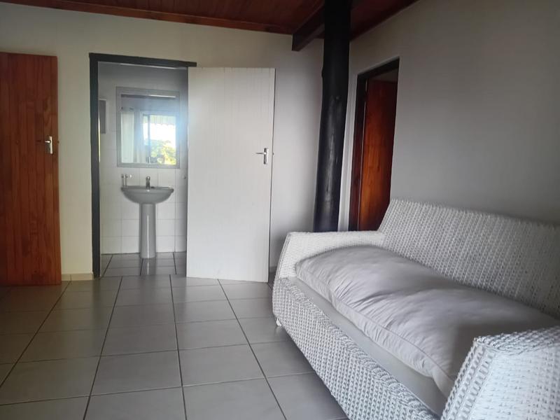 To Let 2 Bedroom Property for Rent in Umtentweni KwaZulu-Natal