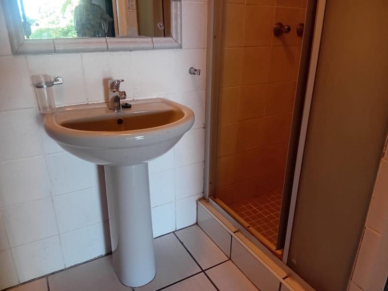 To Let 2 Bedroom Property for Rent in Umtentweni KwaZulu-Natal