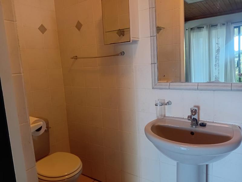 To Let 2 Bedroom Property for Rent in Umtentweni KwaZulu-Natal