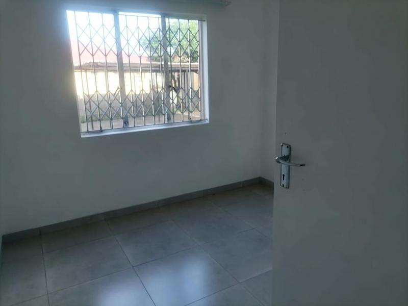 2 Bedroom Property for Sale in Isipingo Rail KwaZulu-Natal